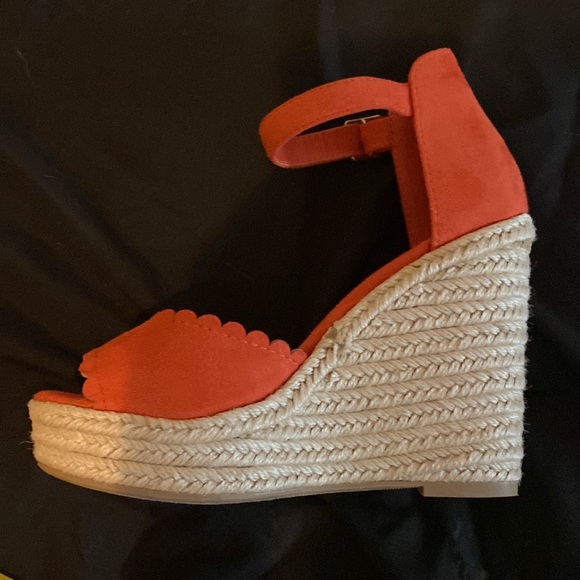 Cute Fall Wedges! - Picture 7 of 7